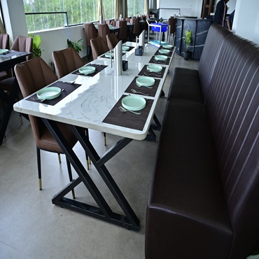 K2N Restaurant Ambience